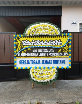 Papan Bunga Duka di Eipumek